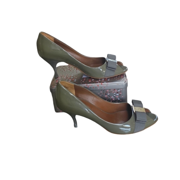 Authentic Salvator Ferragamo Polo Peep Toe bow heels olive  silver bucle 36,5 - Picture 3 of 7